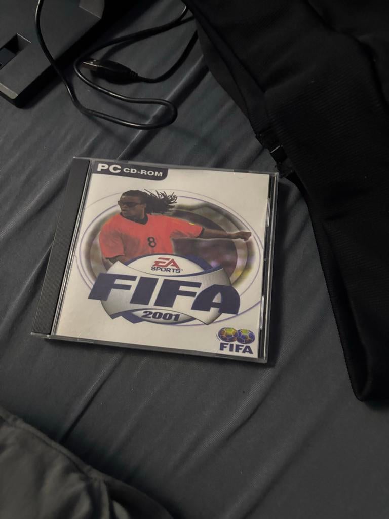 FIFA 2001 PC CD-ROM - Klassieke Voetbalsimulatie, Gebruikt, 1 speler, Ophalen of Verzenden, Vanaf 3 jaar