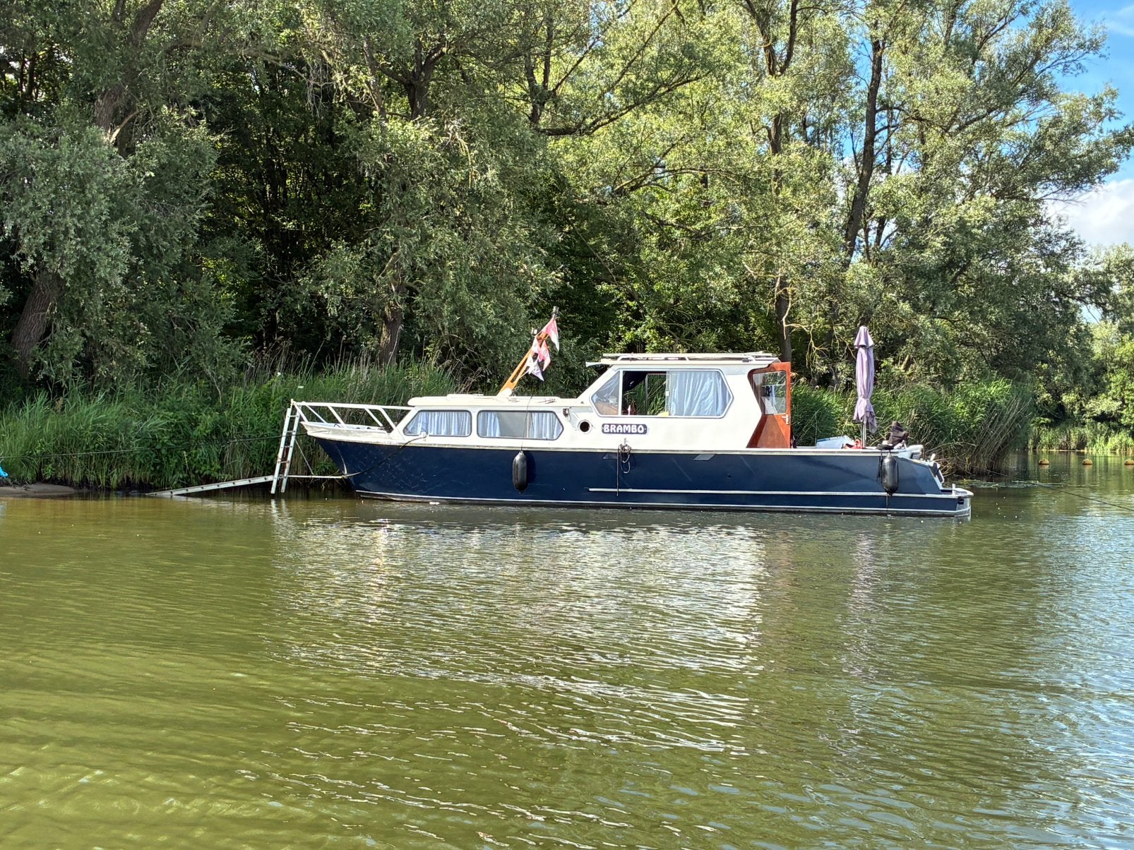 Ruime Hooveld met open kuip, Watersport en Boten, Binnenboordmotor, Diesel, Kruiser, Boegschroef