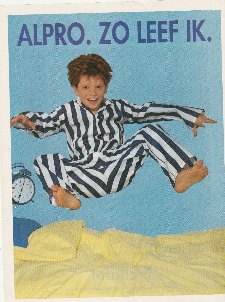 retro reclame 1995 Alpro Oudenbosch jongetje pyjama, Verzenden, Overige typen