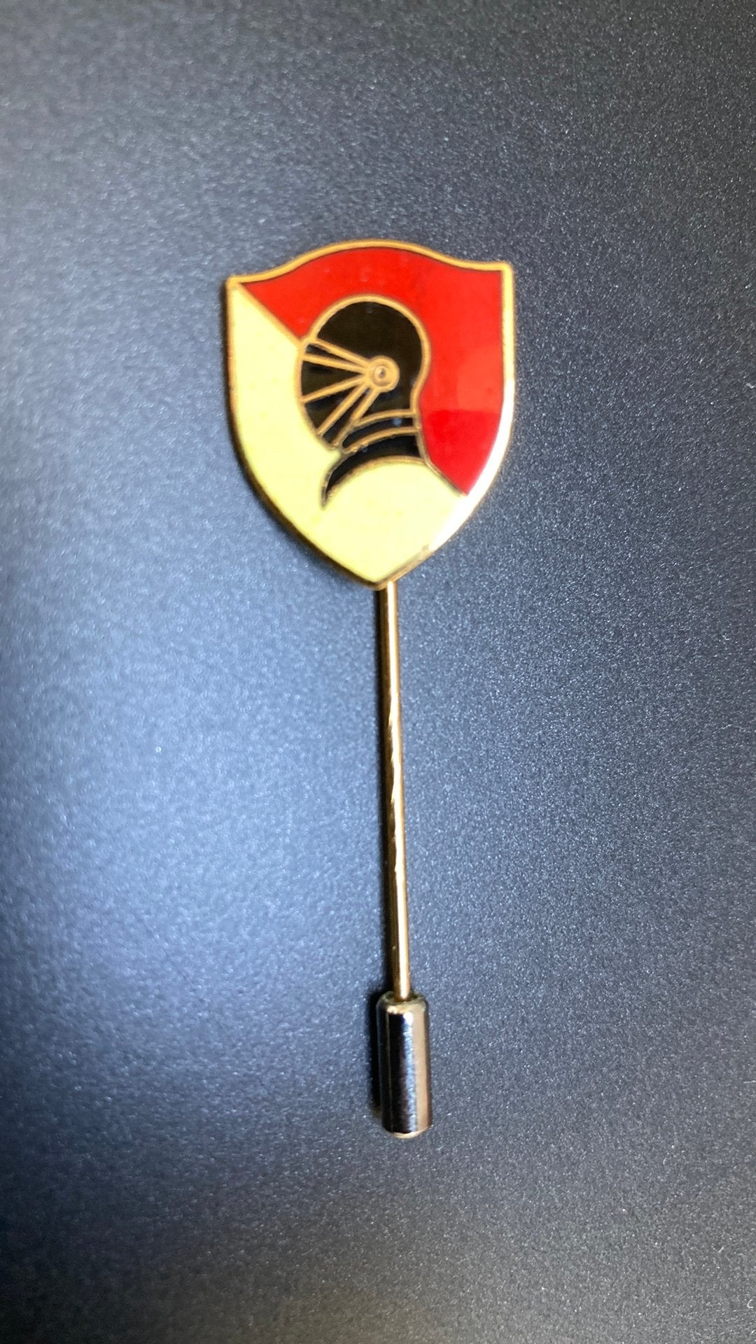 KNIL Vechtwagens 1e t/m 9e Eskadron speldje, Ophalen of Verzenden, Landmacht, Nederland, Embleem of Badge