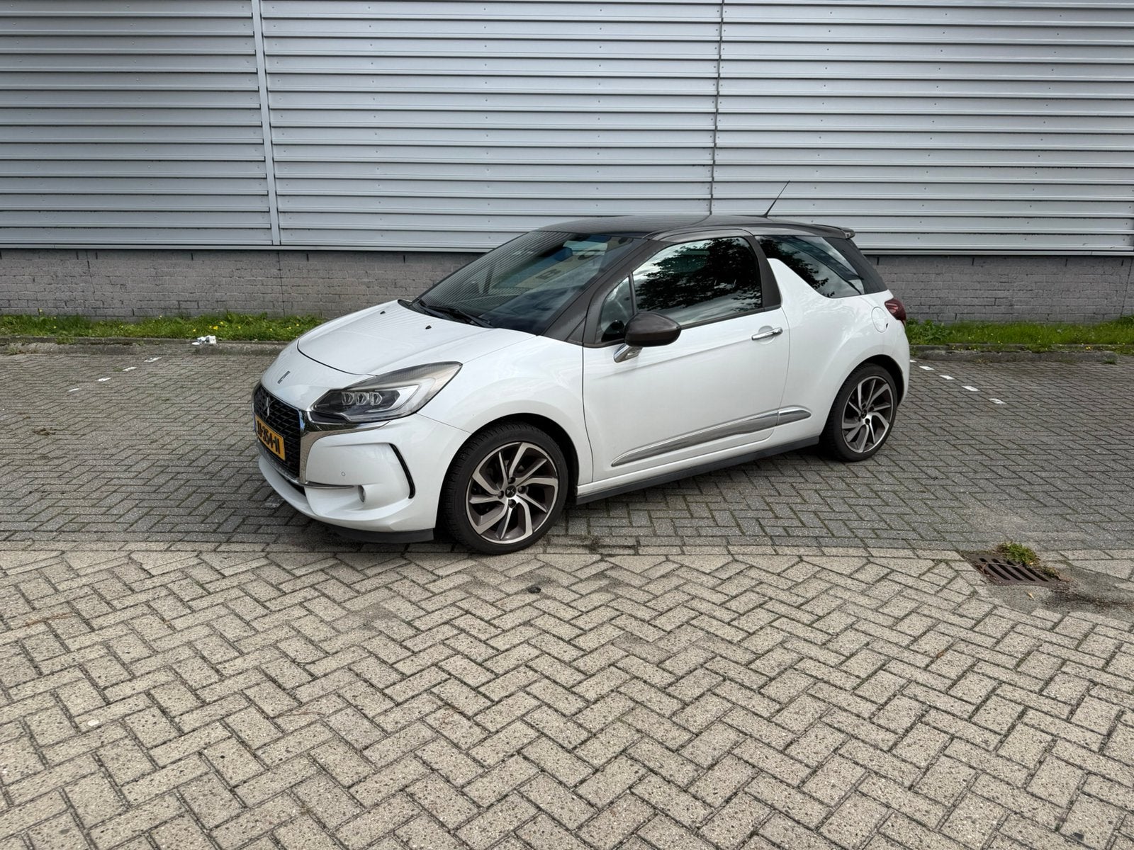 DS 3 1.2 VTI 96KW 2016 Wit, Voorwielaandrijving, Dealer onderhouden, Euro 6, 1199 cc