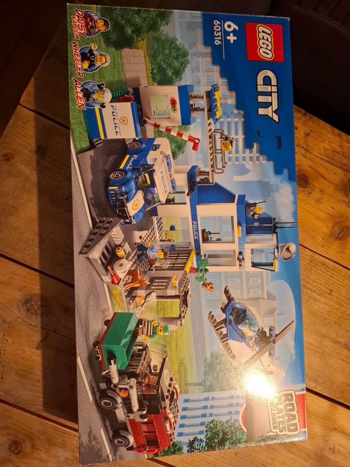 Lego City Politiebureau 60316 - Complete set met doos, Kinderen en Baby's, Speelgoed | Duplo en Lego, Ophalen