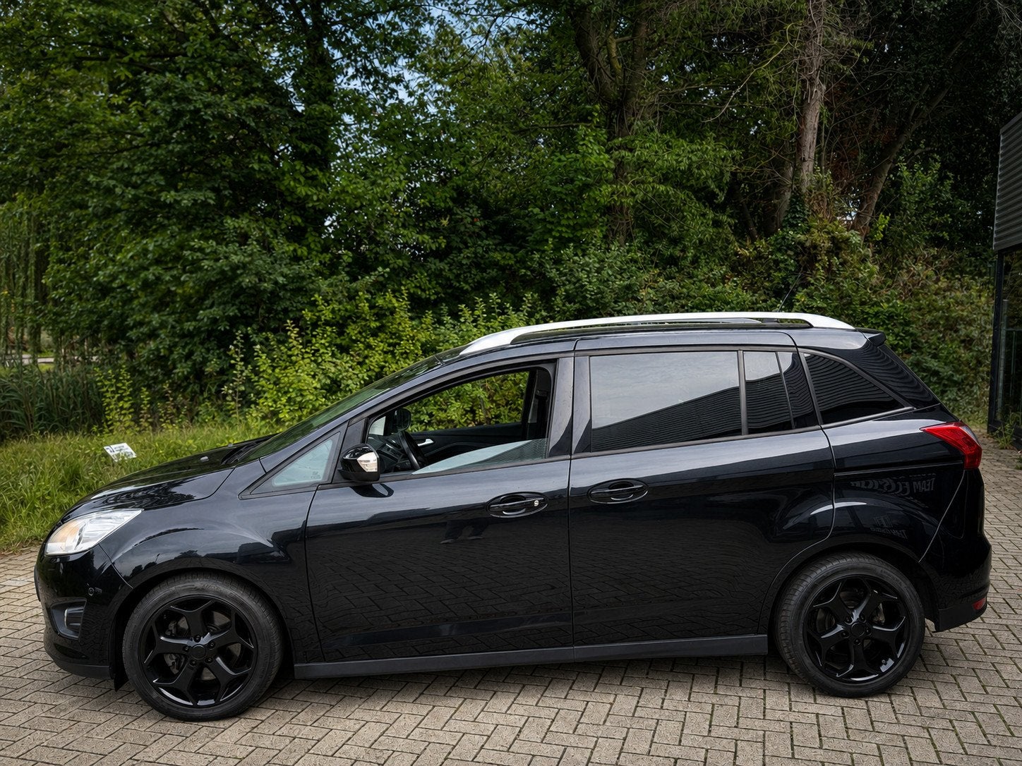 Ford Grand C-Max 1.0 Edition Plus trekhaak + park. sensoren!, Auto's, Voorwielaandrijving, 125 pk, Zwart, Handgeschakeld