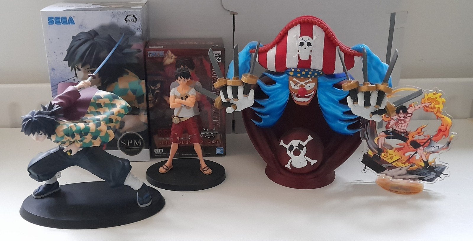 Anime figuren van One Piece en Demon slayer, Ophalen of Verzenden, Zo goed als nieuw