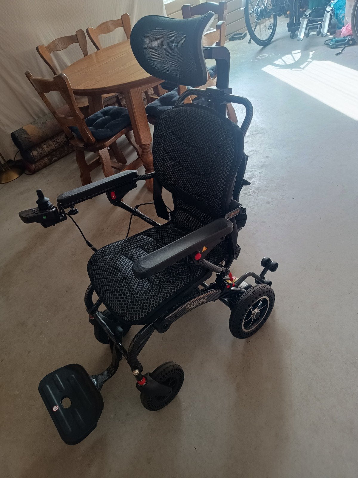 Te Koop: Easwe B10 – Opvouwbare elektrische rolstoel, Diversen, Ophalen, Inklapbaar, Zo goed als nieuw, Elektrische rolstoel