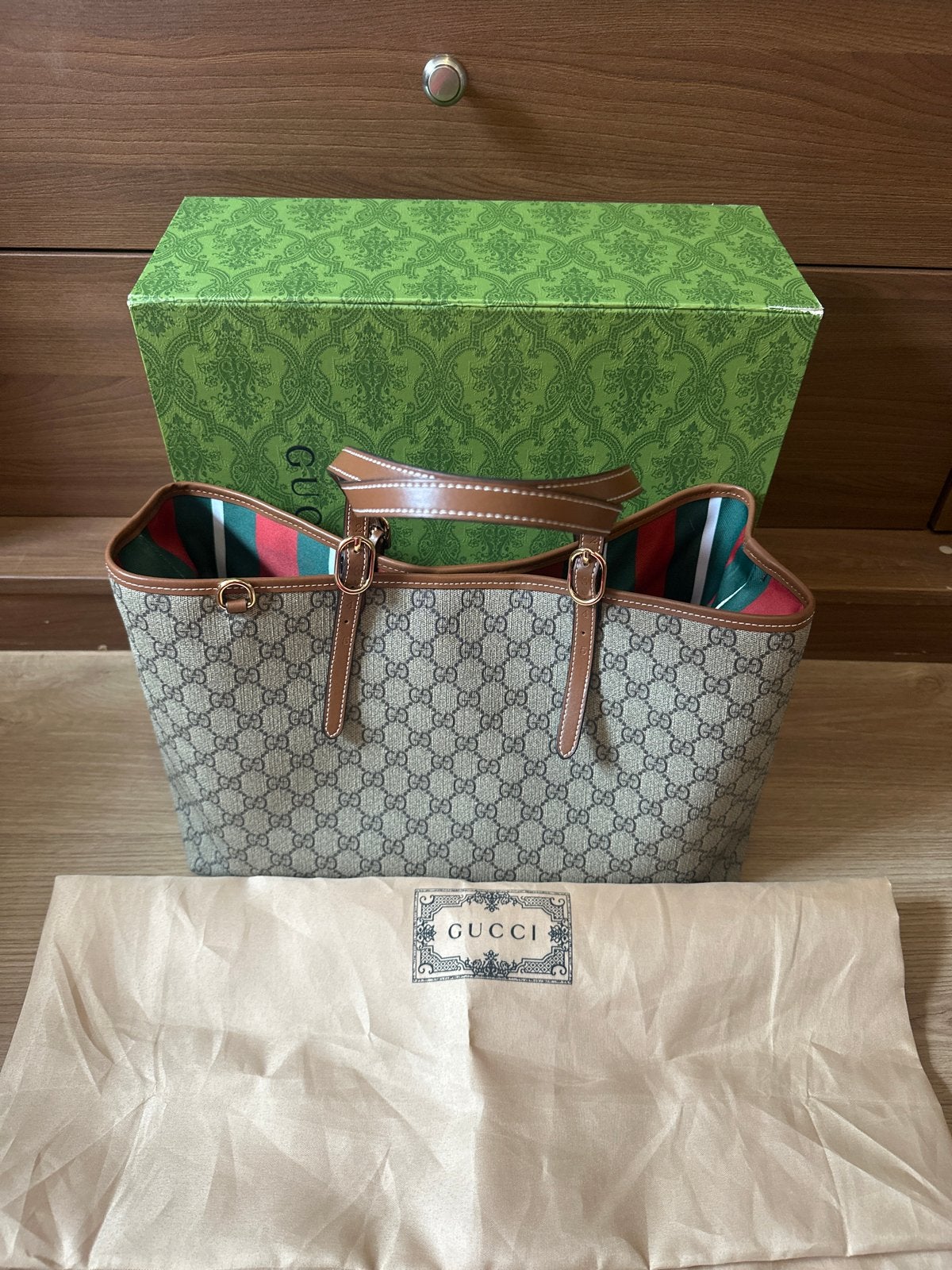 Gucci Shopper Tas met GG Monogram en Streepdetails, Ophalen, Zo goed als nieuw, Beige, Shopper
