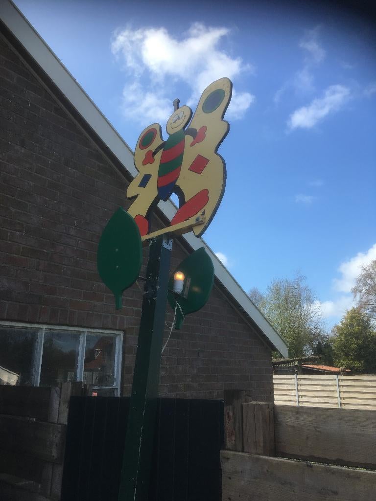 verhuur 56 x feestpaal bijtjes met licht 6 euro per paal ., Ophalen, Gebruikt, Overige