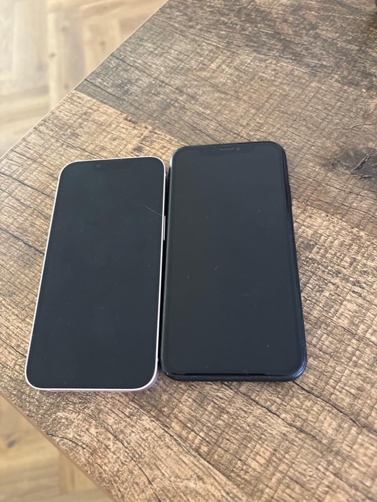 iPhone 13 Roze en iPhone XR Zwart - Gebruikt, Telecommunicatie, Mobiele telefoons | Apple iPhone, Ophalen of Verzenden, Gebruikt
