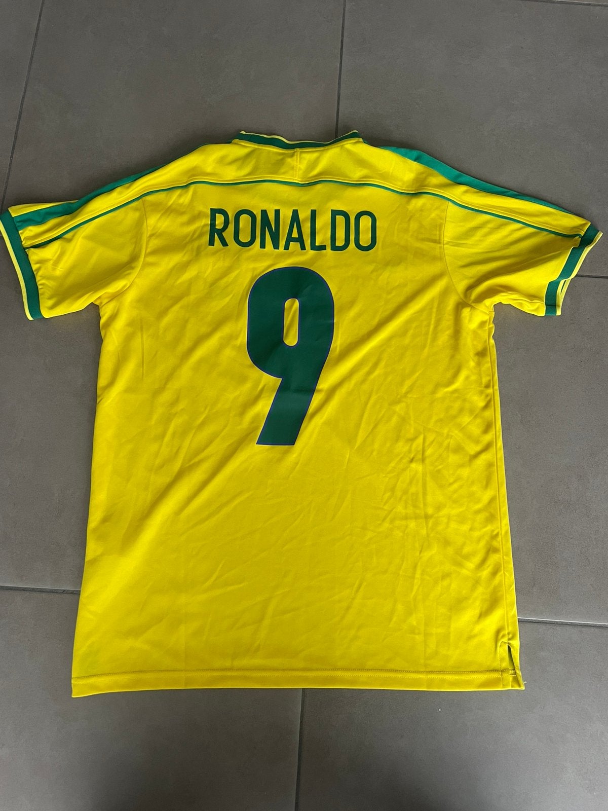Voetbalshirts Ronaldo, Messi, Drogba, Sport en Fitness, Voetbal, Maat M, Ophalen of Verzenden, Zo goed als nieuw, Shirt