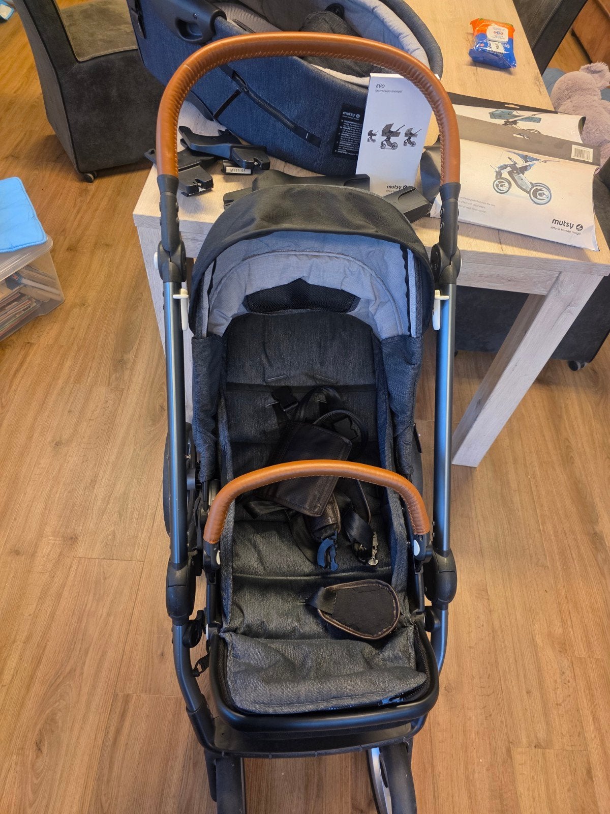 Mutsy Evo kinderwagen met reiswieg en Maxi-Cosi adapters, Kinderen en Baby's, Kinderwagens en Combinaties, Met autostoeltje, Ophalen of Verzenden