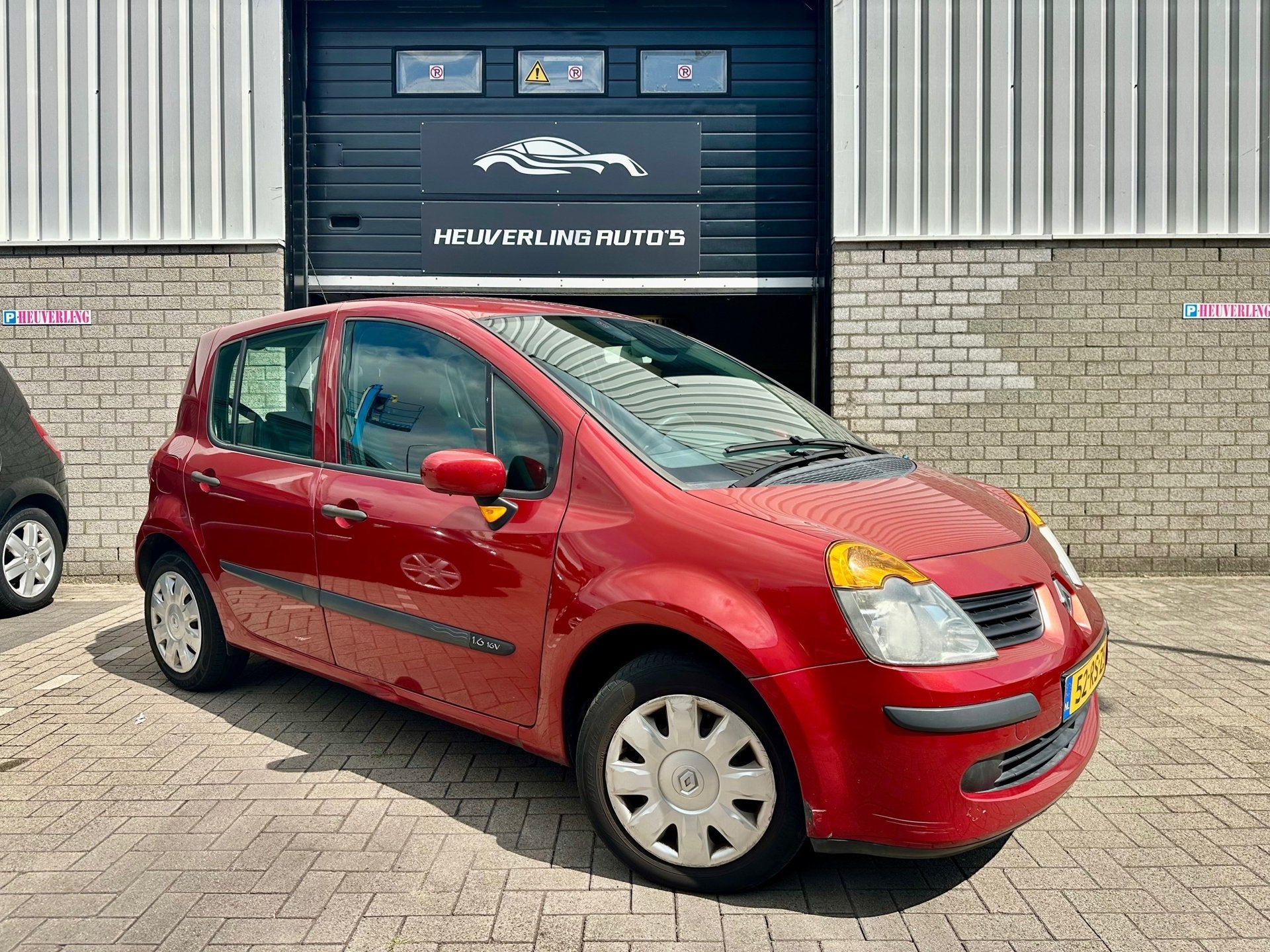 Renault Modus 1.6-16V Authentique Luxe | Clima | Airco | APK, Voorwielaandrijving, Zwart, 4 cilinders, 49 €/maand
