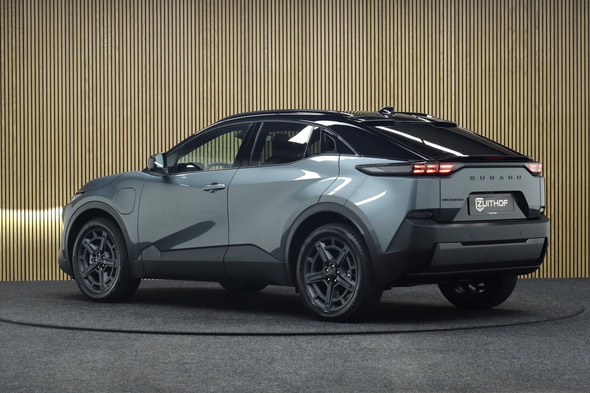 Subaru Uncharted 4E-xperience+ AWD 77 kWh | Panoramadak | 15, Auto's, Dealer onderhouden, Met garantie (alle), SUV of Terreinwagen