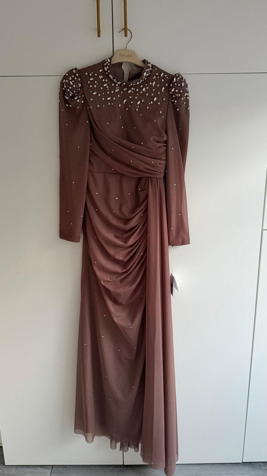 Nieuwe avondjurk/galajurk met kaartje, Maat 38/40 (M), Bruin, Nieuw, Ophalen of Verzenden