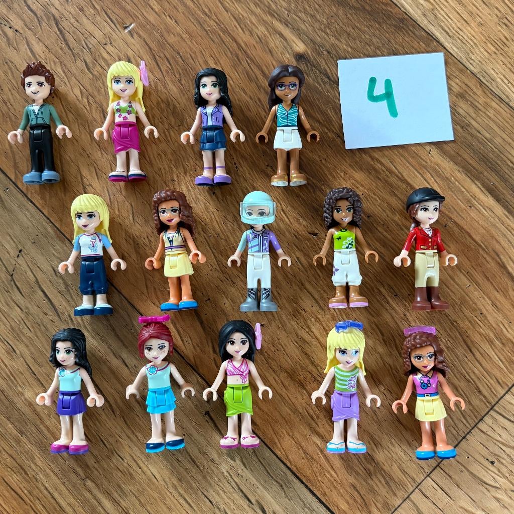 14 LEGO Friends minifigures / minidolls (set 4), Lego, Friends, Ophalen of Verzenden, Zo goed als nieuw