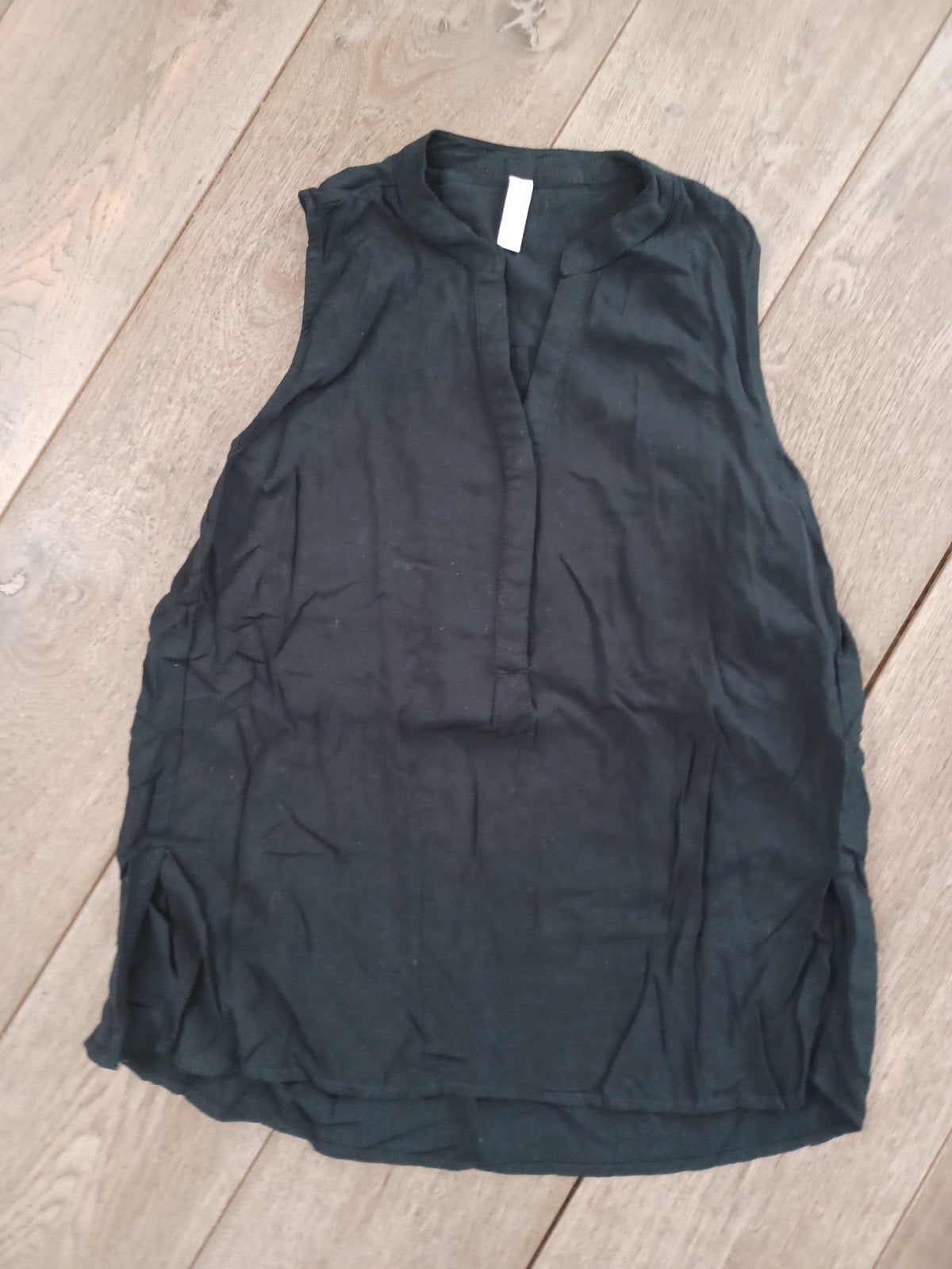 Amisu zwarte mouwloze blouse met ronde kraag - Maat XS, Ophalen of Verzenden, Zo goed als nieuw, Maat 34 (XS) of kleiner, Zwart
