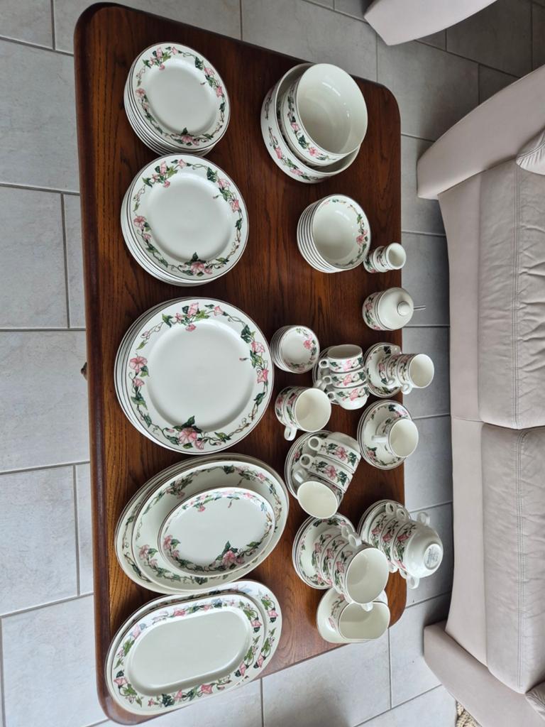 Complete villeroy & boch Palermo vitro porselein serviesset., Ophalen