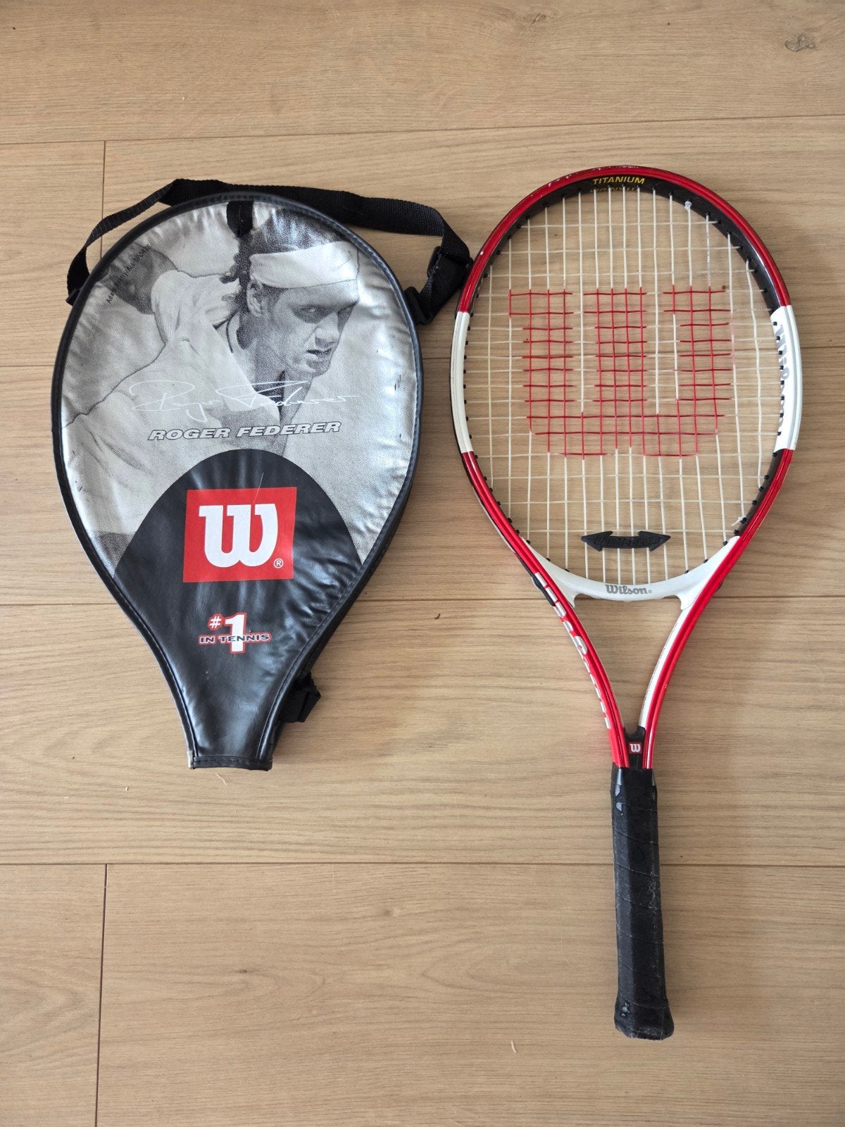 Wilson tennisracket met Roger Federer hoes, Sport en Fitness, Gebruikt, L00, Ophalen of Verzenden, Wilson