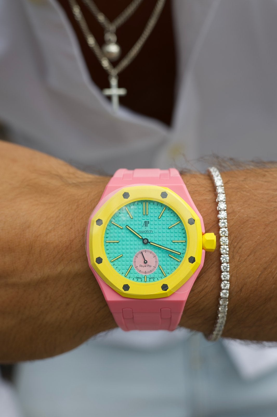 AP x Swatch Royal Pop Horlogebandje voor de Otg Roz, --, Nieuw, Ophalen of Verzenden, --