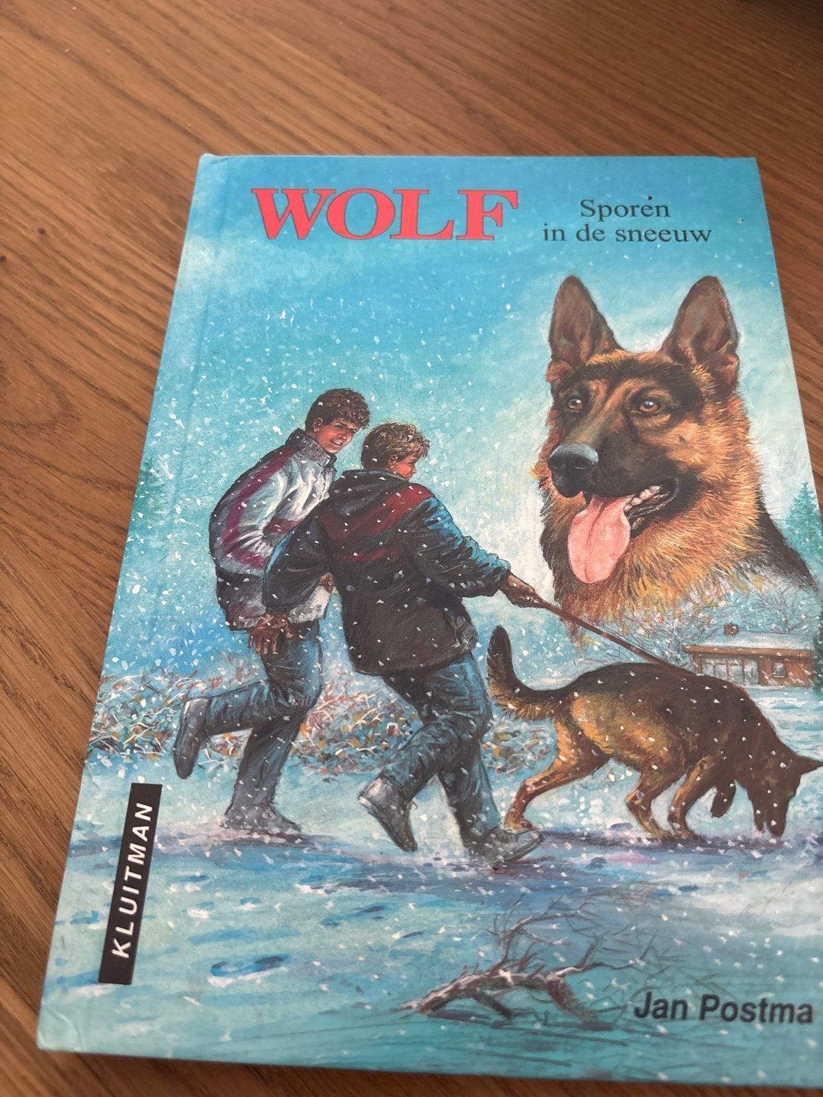 Wolf: Sporen in de sneeuw - Jan Postma (Kluiman), Ophalen of Verzenden, Gelezen, Fictie