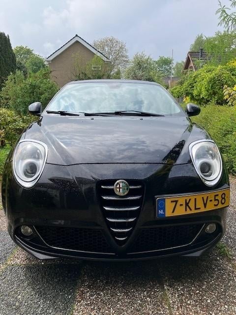 Alfa Romeo MiTo 1.3 D 62KW 2013 Zwart, Auto's, Alfa Romeo, Voorwielaandrijving, 4 cilinders, Zwart, Bruin