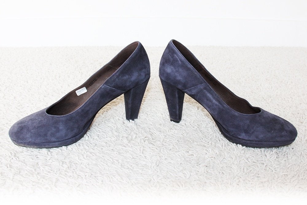 Mooie Blauw Suede Via Vai Pumps (Maat 40) s12 € 35,-, Via Vai, Pumps, Blauw, Ophalen of Verzenden