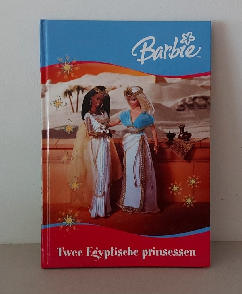 Barbie boek Twee Egyptische prinsessen 2004, Ophalen of Verzenden, Zo goed als nieuw, Overige typen
