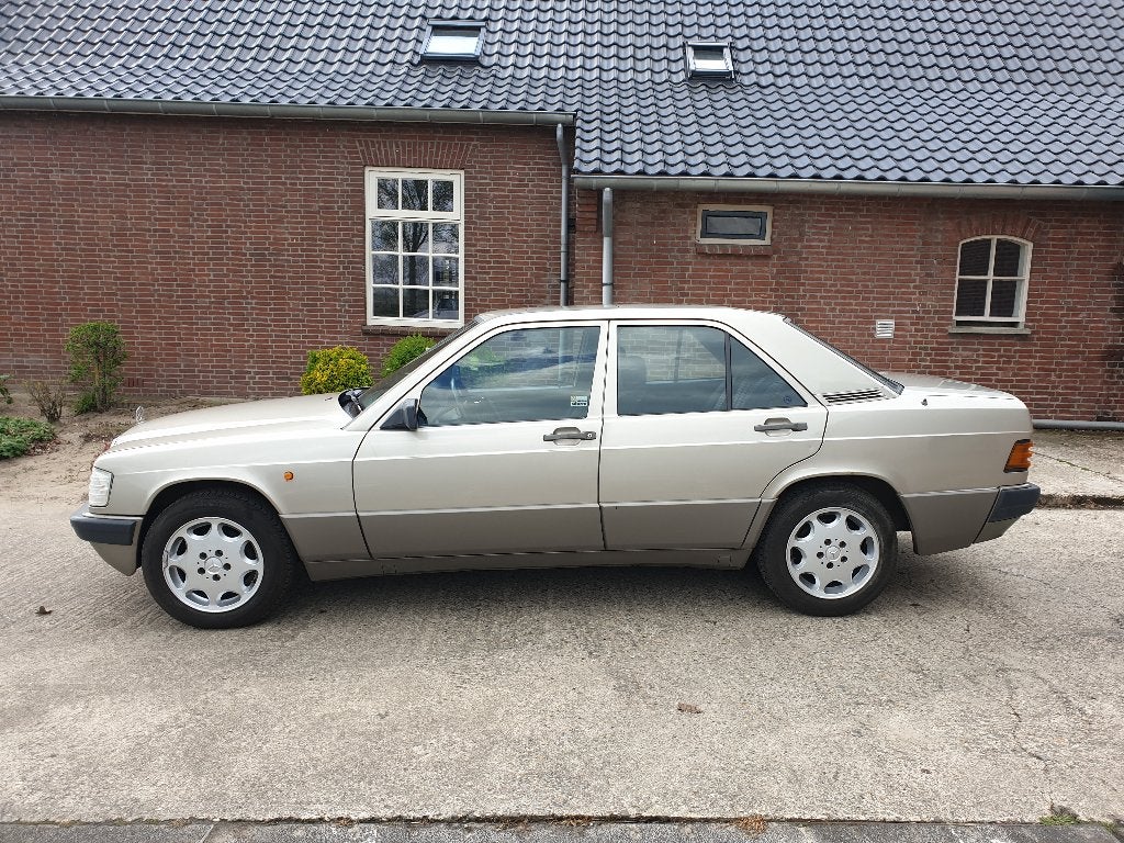 MERCEDES-BENZ W201 190D 2.0 1985 OLDTIMER, Stof, Zwart, Mercedes-Benz, Particulier