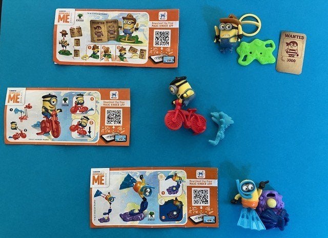 Setje Minions uit verrassingsei 0.50, Verzamelen, Verrassingseieren, Ophalen of Verzenden, Zo goed als nieuw, Steekfiguren