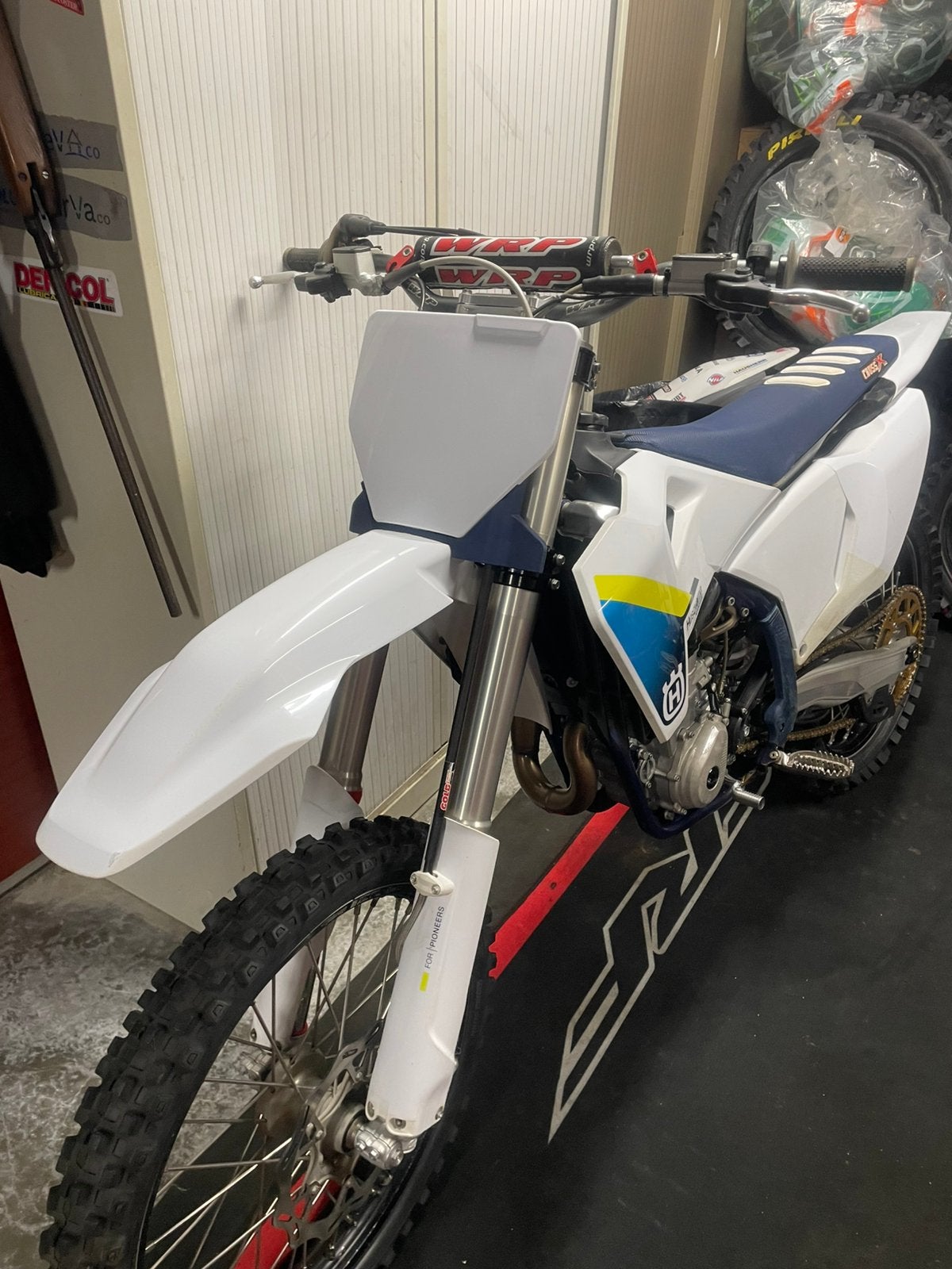 Crossmoto husqvarna 450  2025 nieuw, Fietsen en Brommers, Ophalen, Zo goed als nieuw, Overige merken