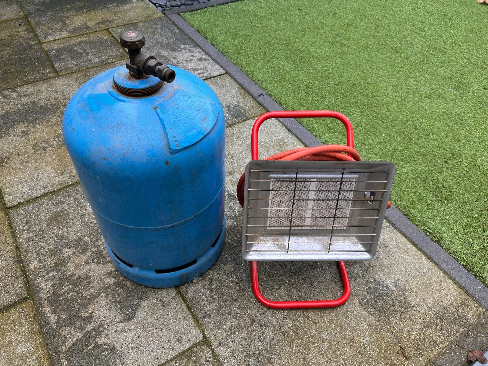 Terrasverwarmer op gas met volle gasfles, Ophalen, Gebruikt, Gas, Vloer
