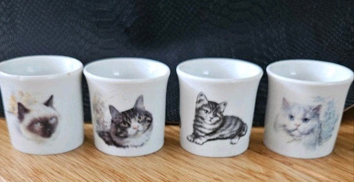 Set van 4 porseleinen Eierdopjes vintage -, Ophalen of Verzenden
