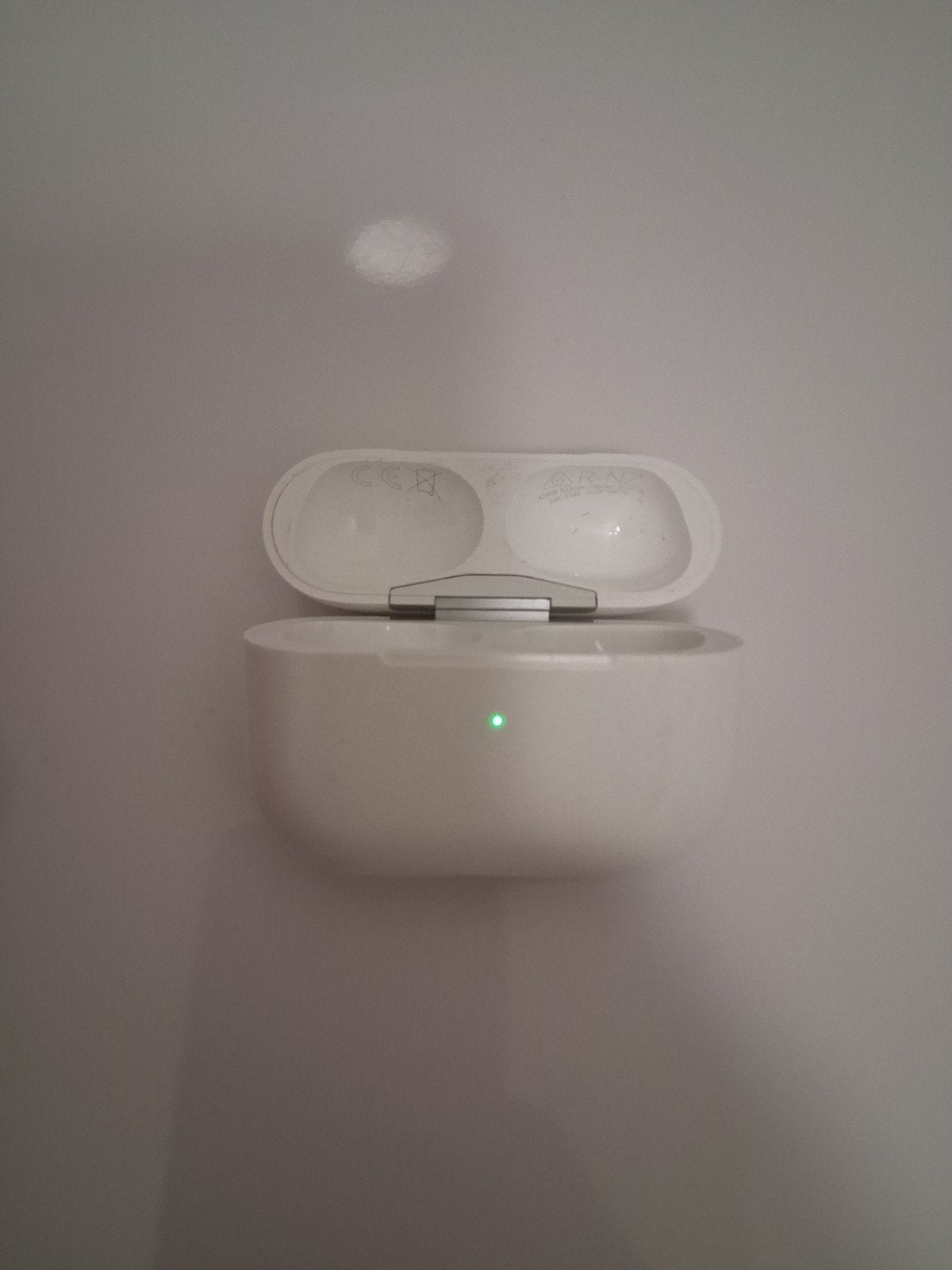 € Originele € MagSafe-oplaadcase (USB-C) van de Apple AirPod, Ophalen, Wit, Apple