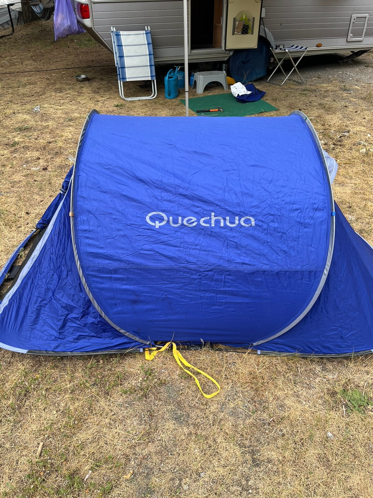 Zgan blauwe Quechua pop-up tent festivaltent 1 persoons, Ophalen, Zo goed als nieuw