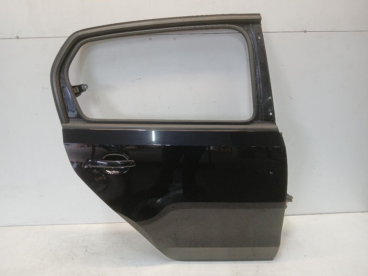Portier rechts achter Volkswagen Up, Onderdelen@venauto.nl, Van der Ven Autorecycling B.V., Gebruikt, Ettenseweg 76, 4706 PB Roosendaal, The Netherlands