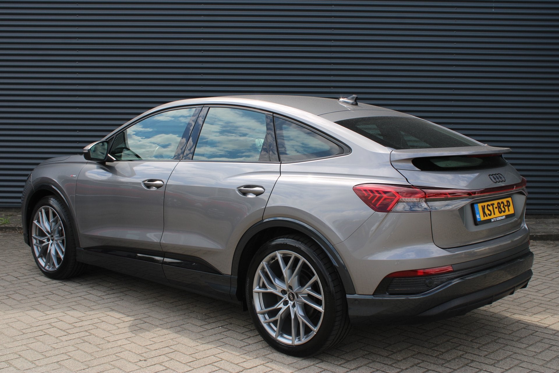 Audi Q4 Sportback e-tron 40 S edition 77 kWh S-Line Warmtepo, Automaat, 12 maanden, Achterwielaandrijving, 495 min