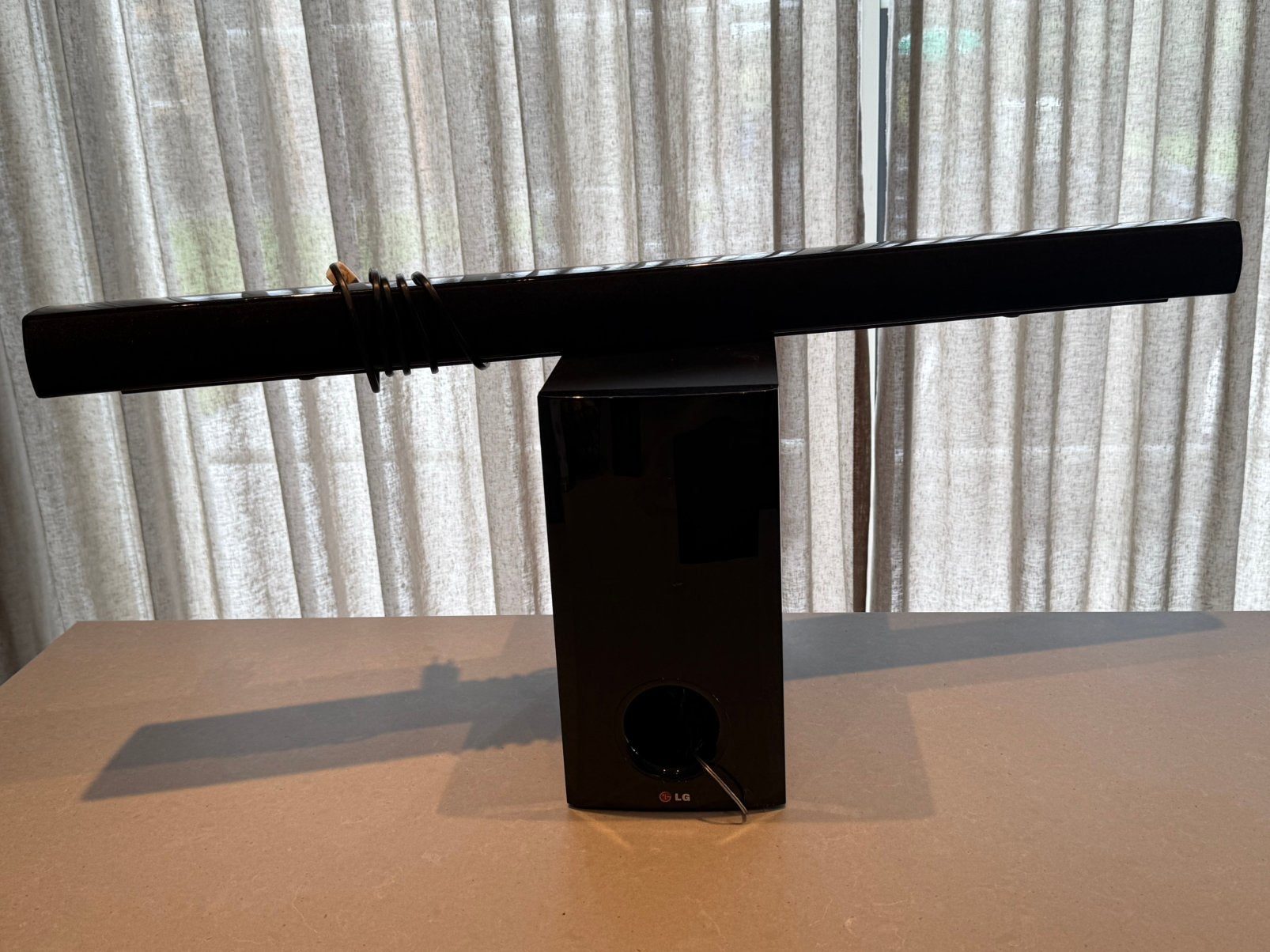 LG NB240 soundbar met subwoofer., Ophalen, Bluetooth, Gebruikt