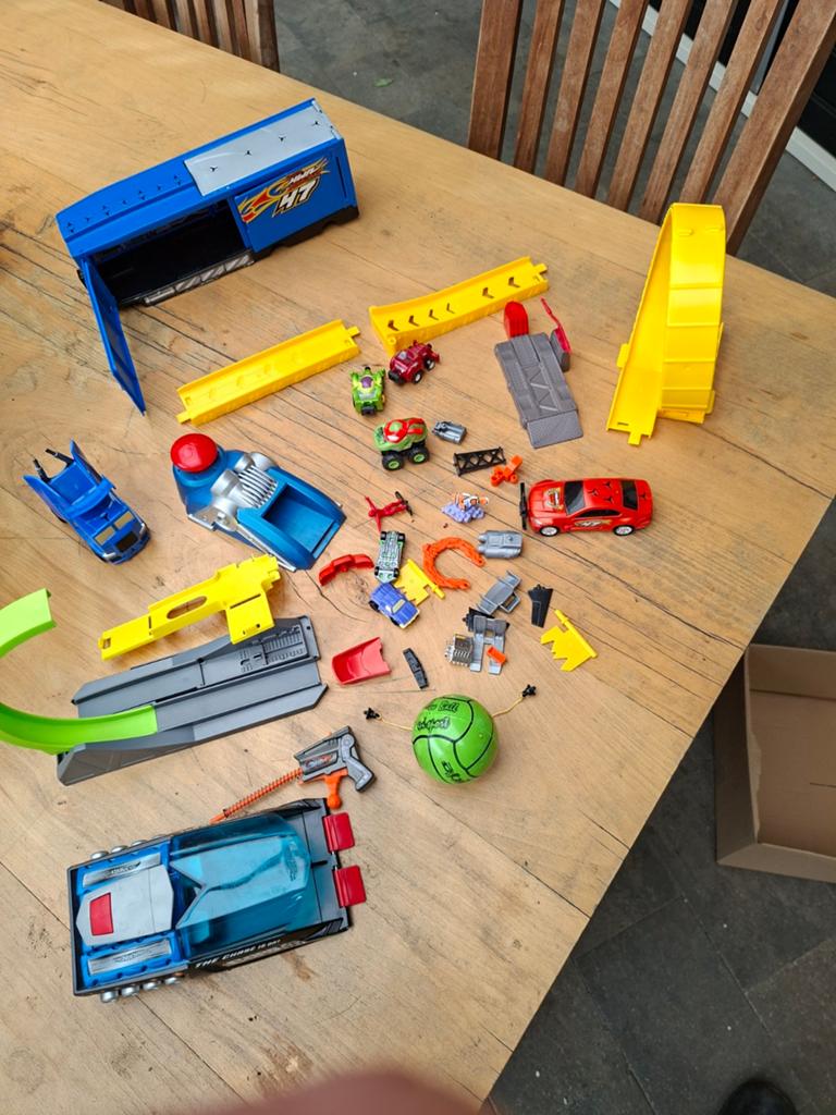 Grote set speelgoedauto's en racebanen hotwheels, Ophalen of Verzenden, Gebruikt
