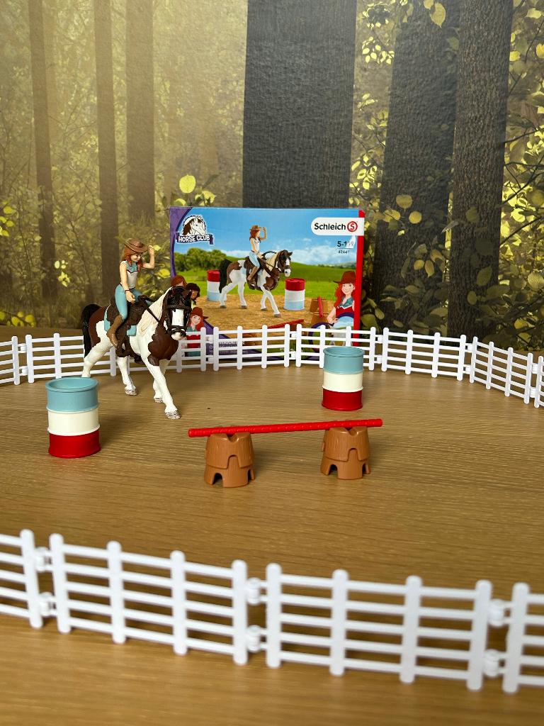 Schleich paard met sprong 42441 in originele doos, Ophalen of Verzenden, Zo goed als nieuw