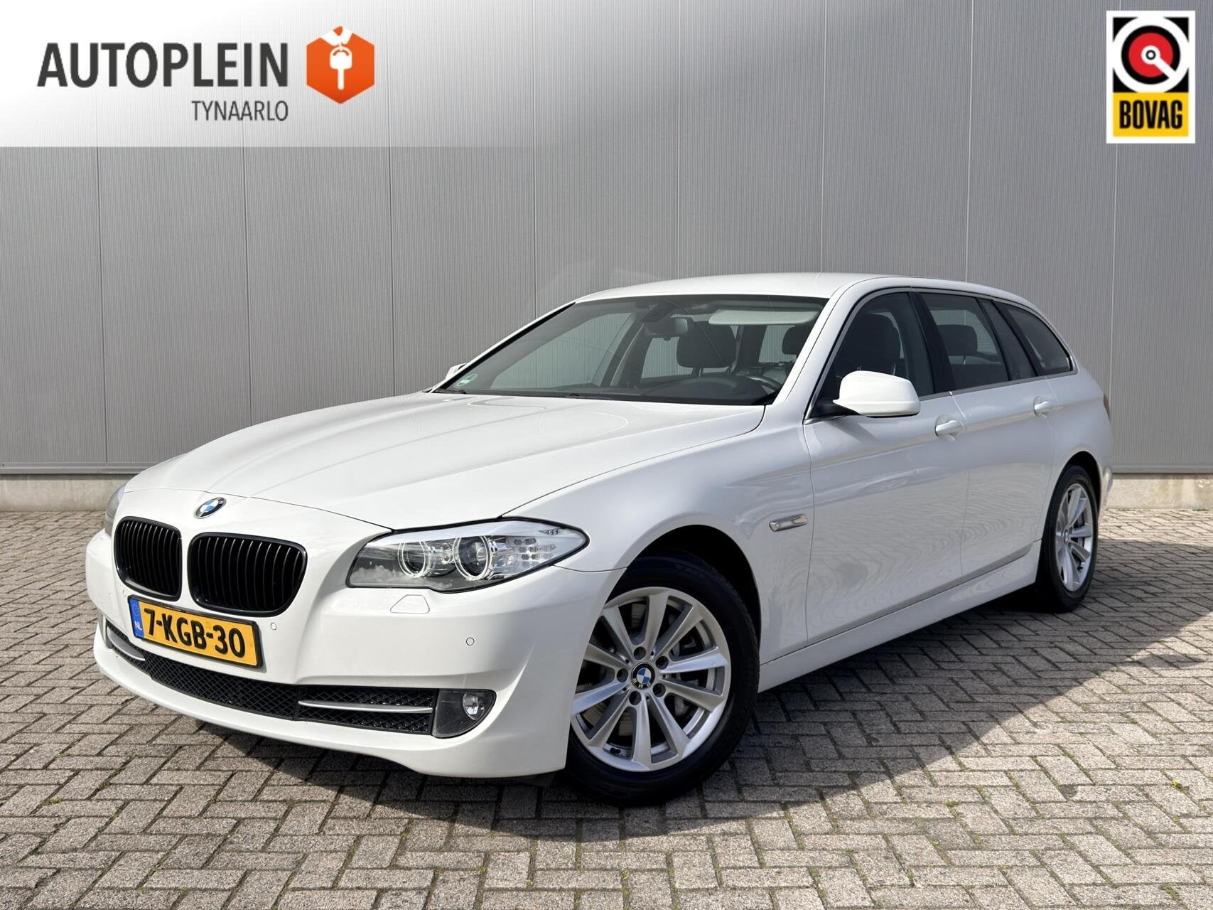 BMW 5-serie Touring 528i High Executive Dealer OH|Navi|NL Au, Automaat, Gebruikt, 4 cilinders, Wit