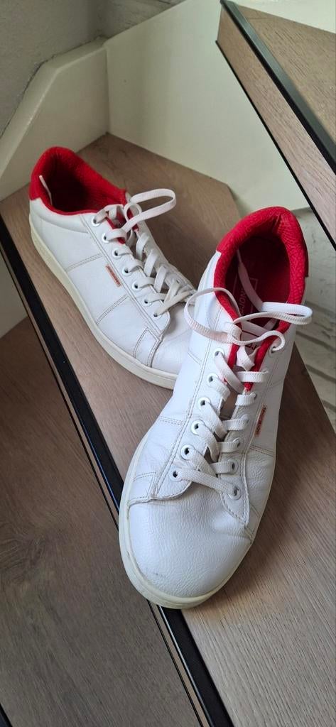 Witte sneakers met rode accenten voor heren, Ophalen of Verzenden, Gedragen, Wit