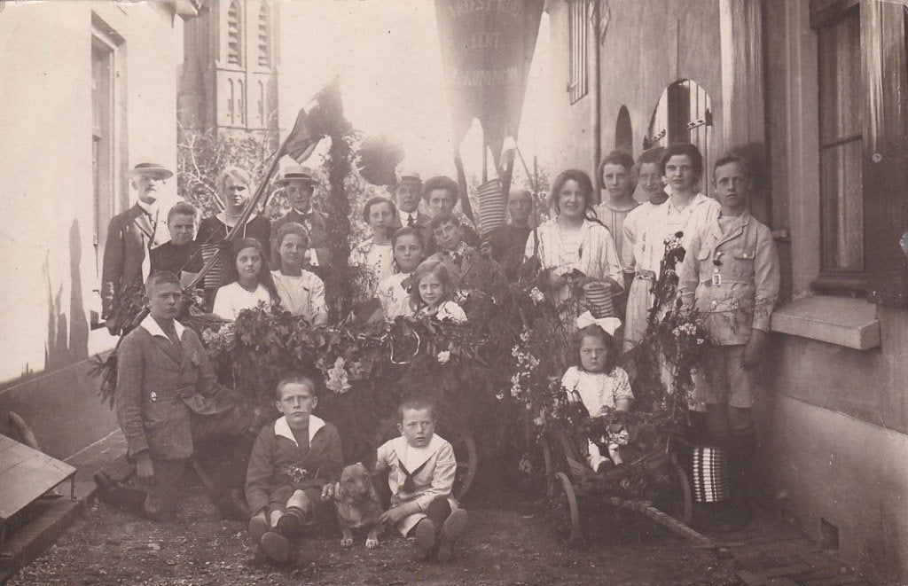 754E fotokaart Gendringen, achtergrond St. Martinuskerk 1923, Ophalen of Verzenden, 1920 tot 1940, Ongelopen, Gelderland