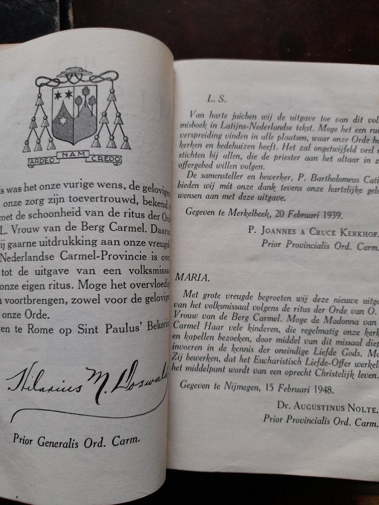 4 OUDE KATHOLIEKE KERKBOEKEN (3 IN HOES)., Ophalen, Diverse auteurs