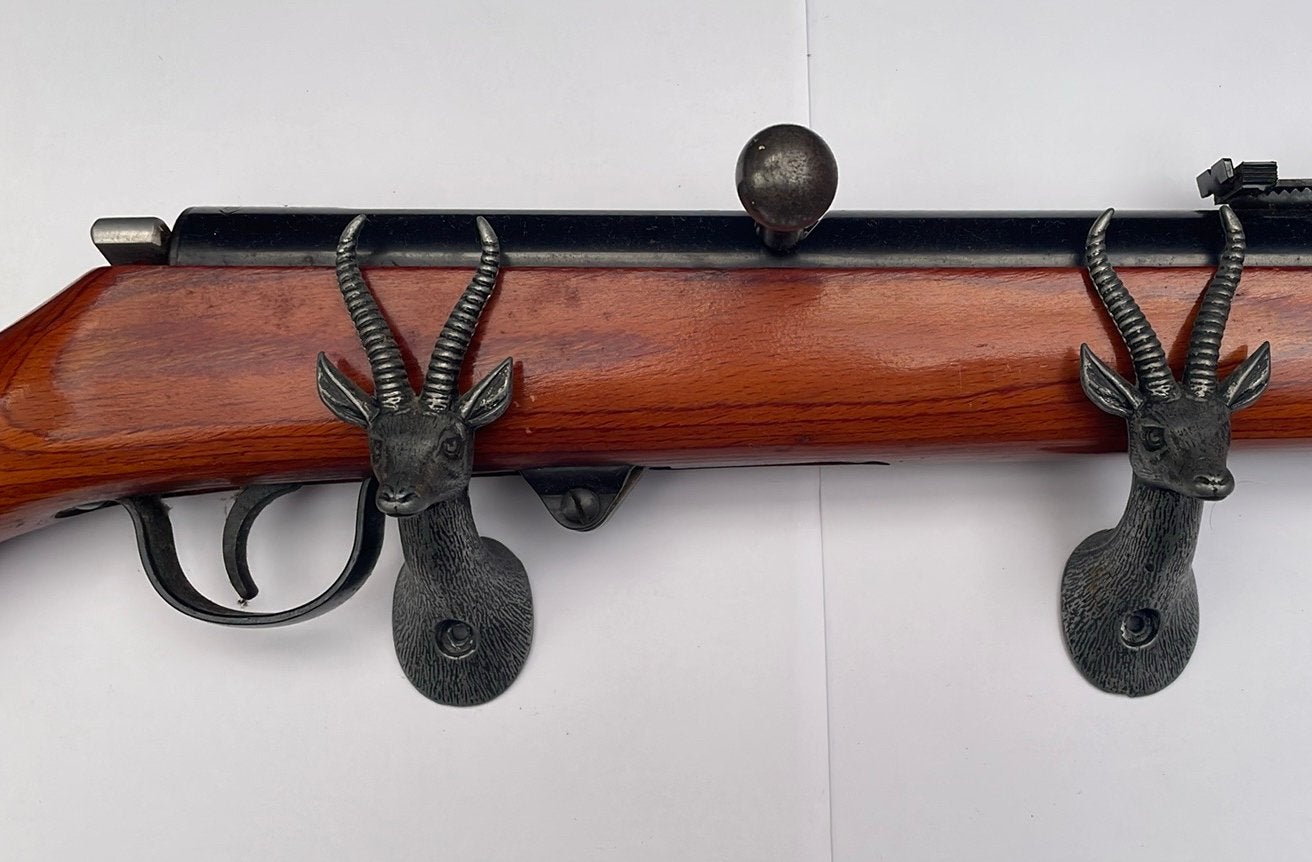 Wandhouders antilope voor pistool of geweer, Ophalen of Verzenden, Zo goed als nieuw