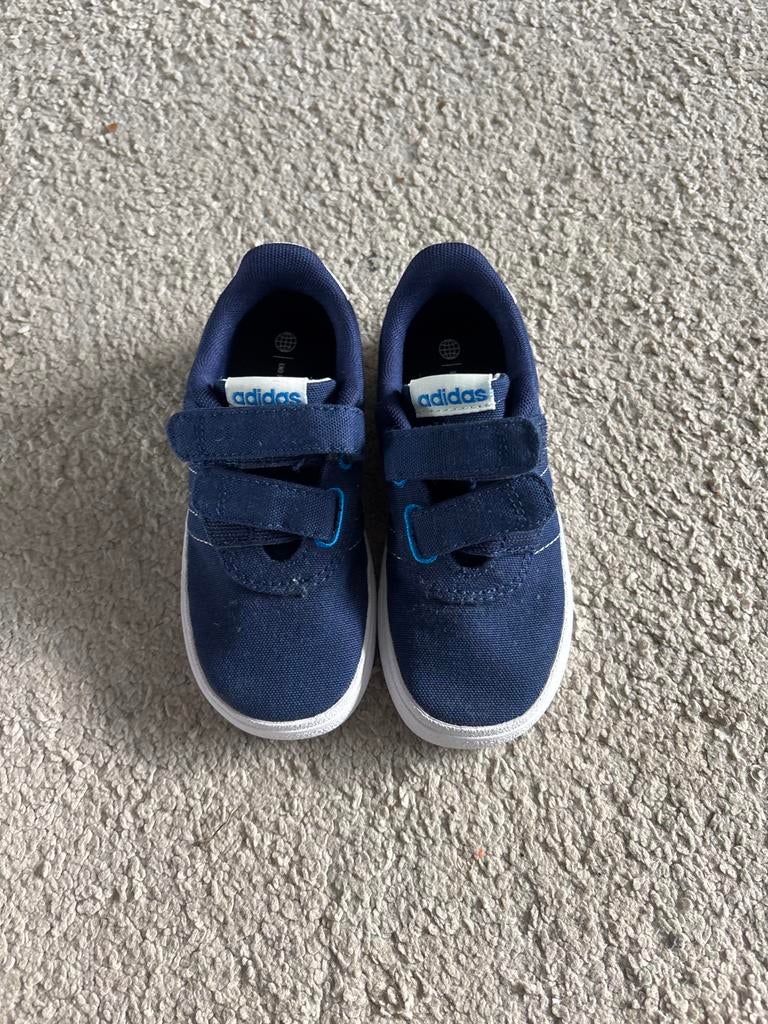 Nieuwe Adidas schoenen maat 26, Ophalen of Verzenden, Zo goed als nieuw