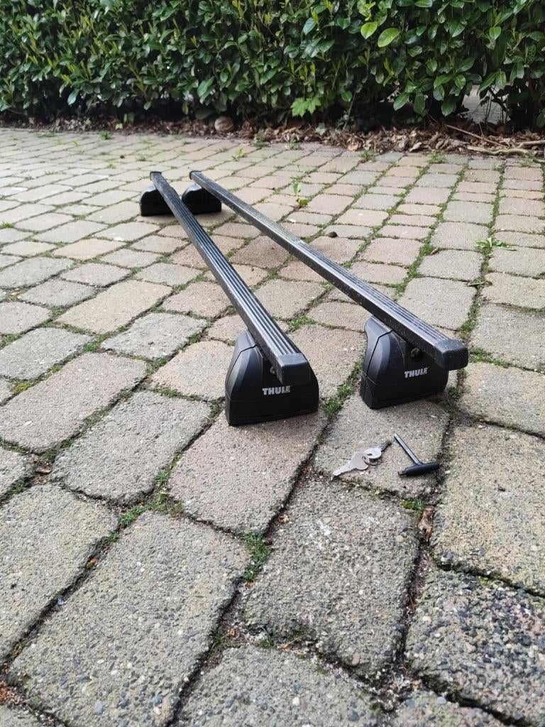 Thule dakdragers goed focus 2007 met sleutels, Ophalen, Gebruikt