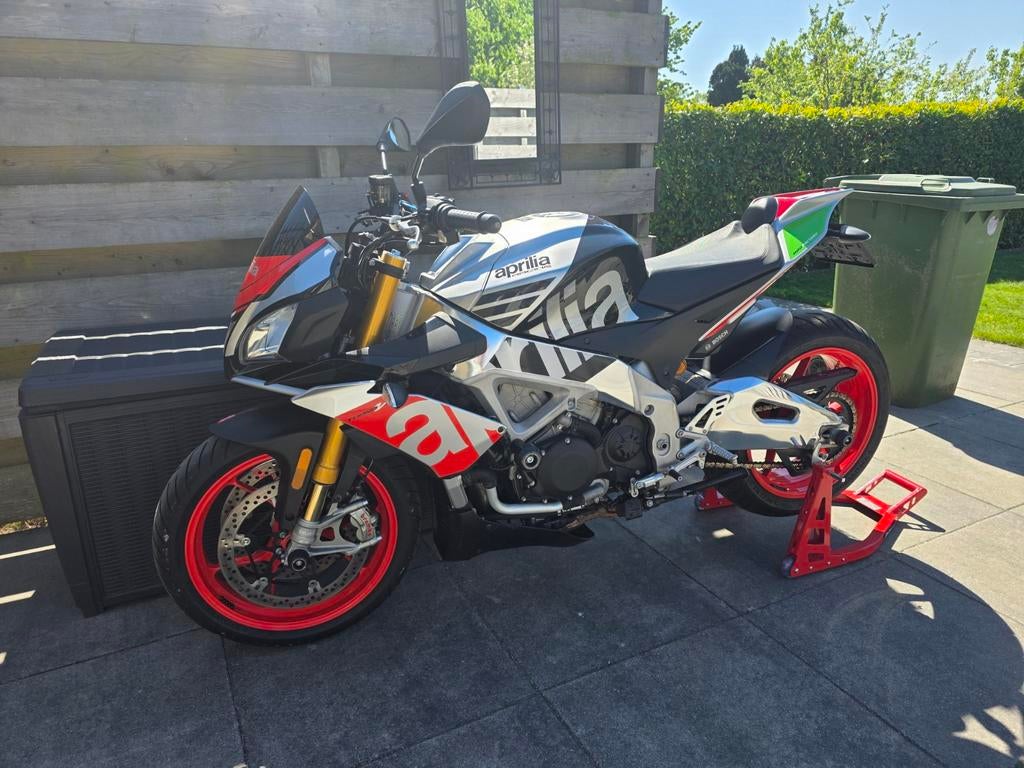 Aprilia Tuono v4 1100 factory, Particulier, Naked bike