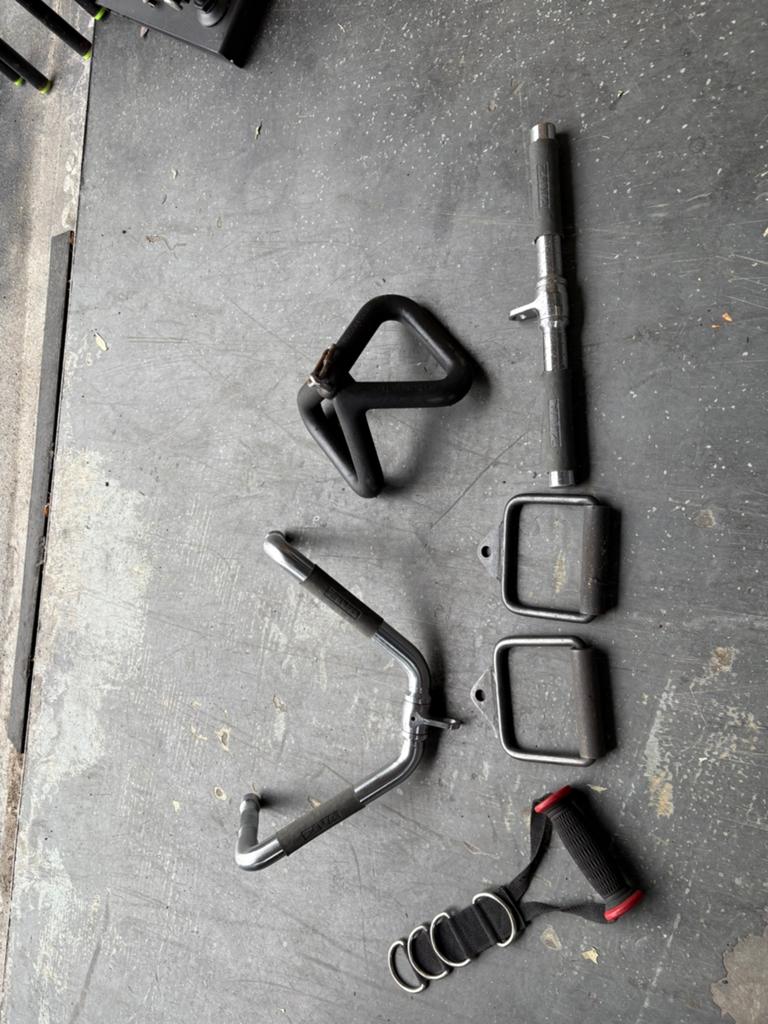 Lat pull pully accessoires ( set nr 2 ), Sport en Fitness, Fitnessmaterialen, Accessoires, Gebruikt, Ziva technogym, Overige typen