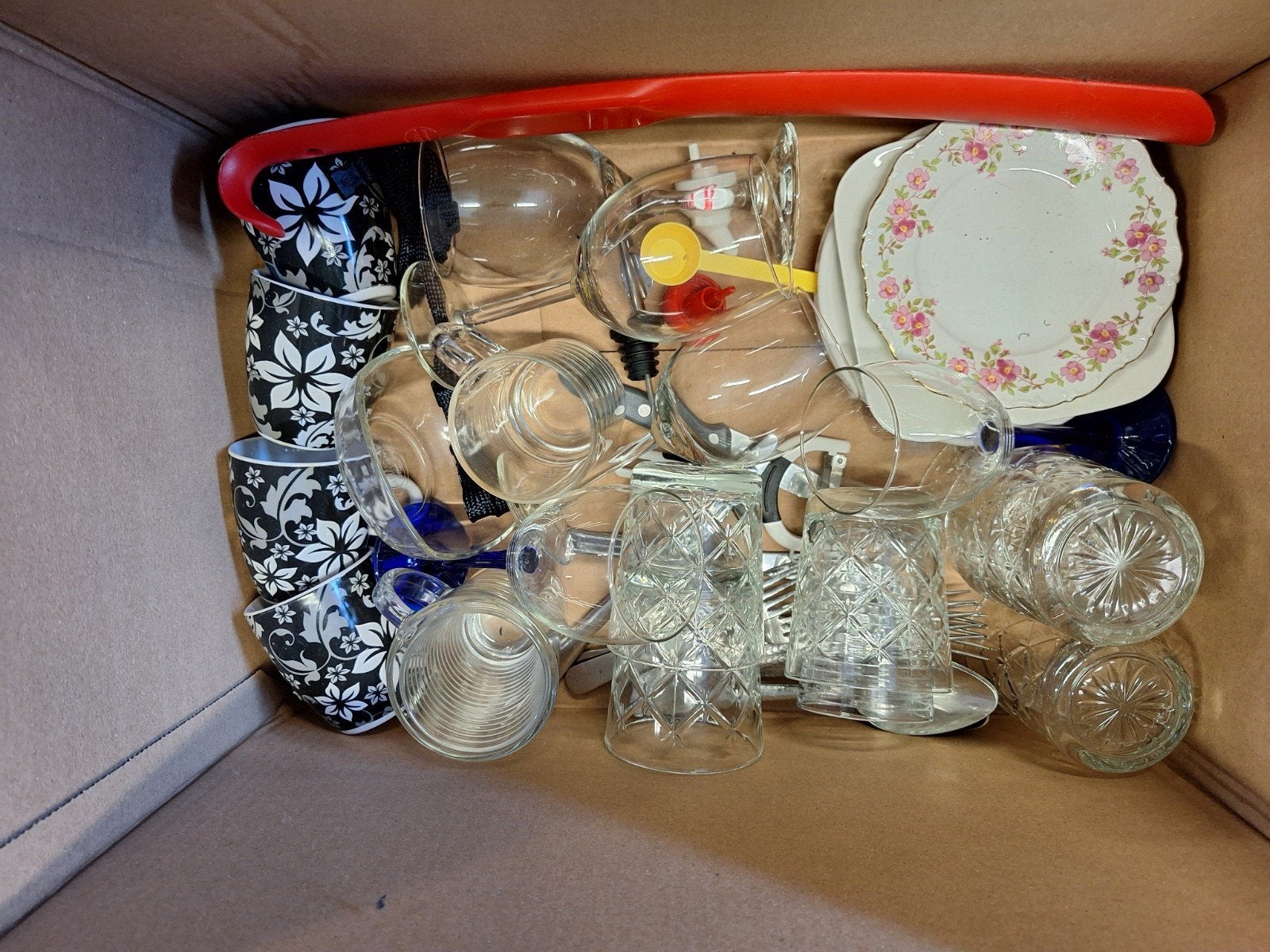 Gratis div soorten servies, Huis en Inrichting, Keuken | Servies, Ophalen, Glas, Overige stijlen