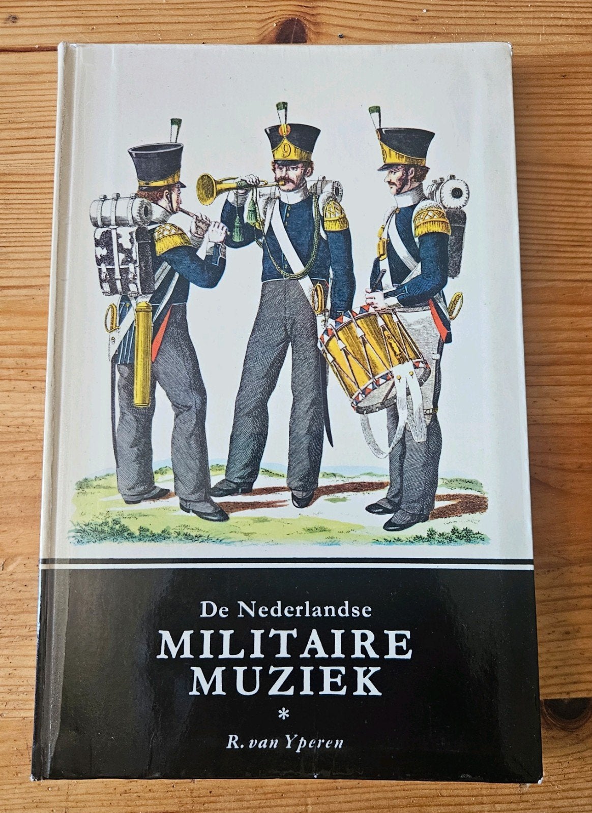 De Nederlandse Militaire Muziek, Gelezen, R. van Yperen, Ophalen of Verzenden, Voor 1940