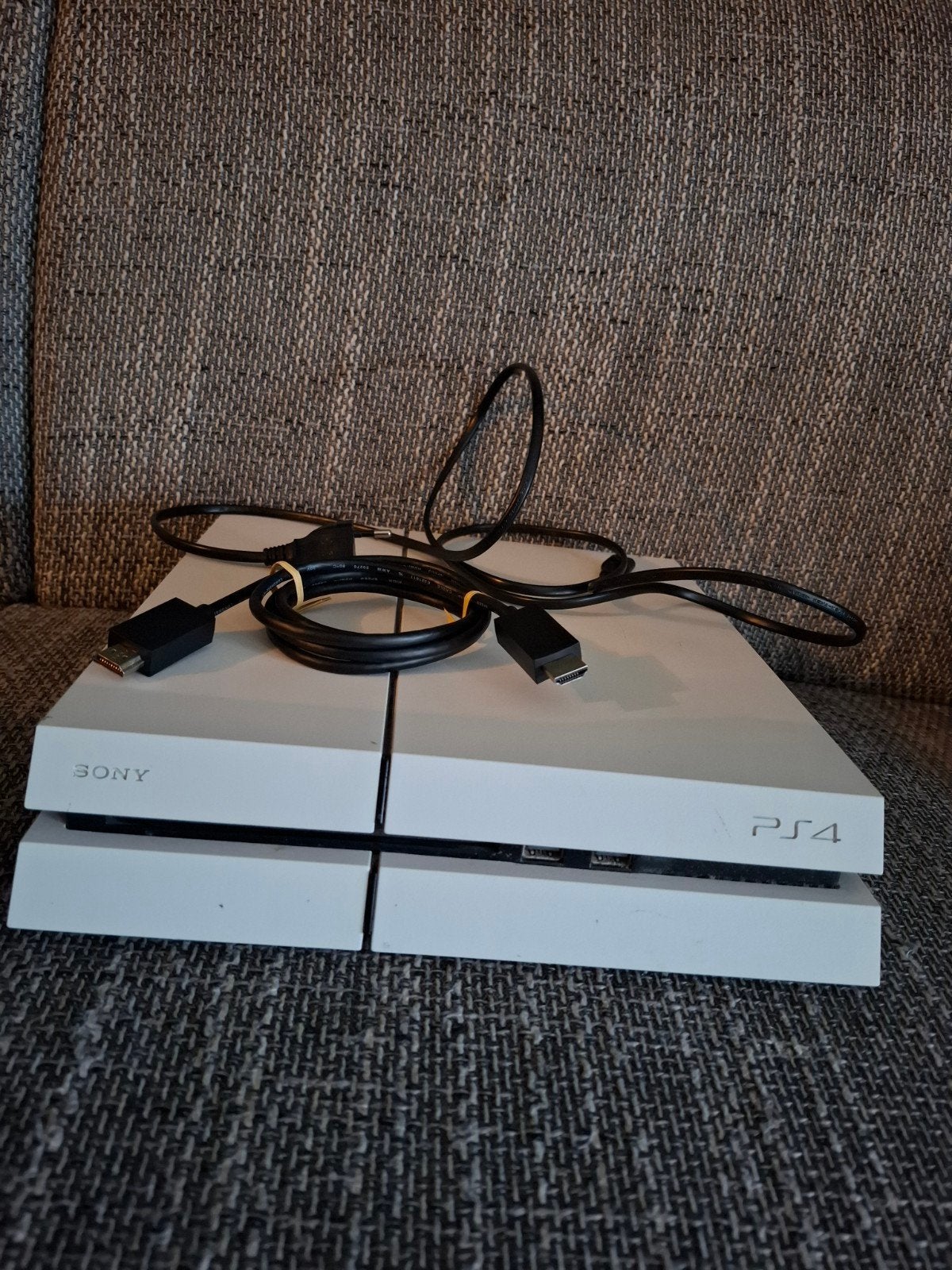 PlayStation 4 Slim 500GB Wit met kabels, Ophalen, Zonder controller, Slim, 500 GB